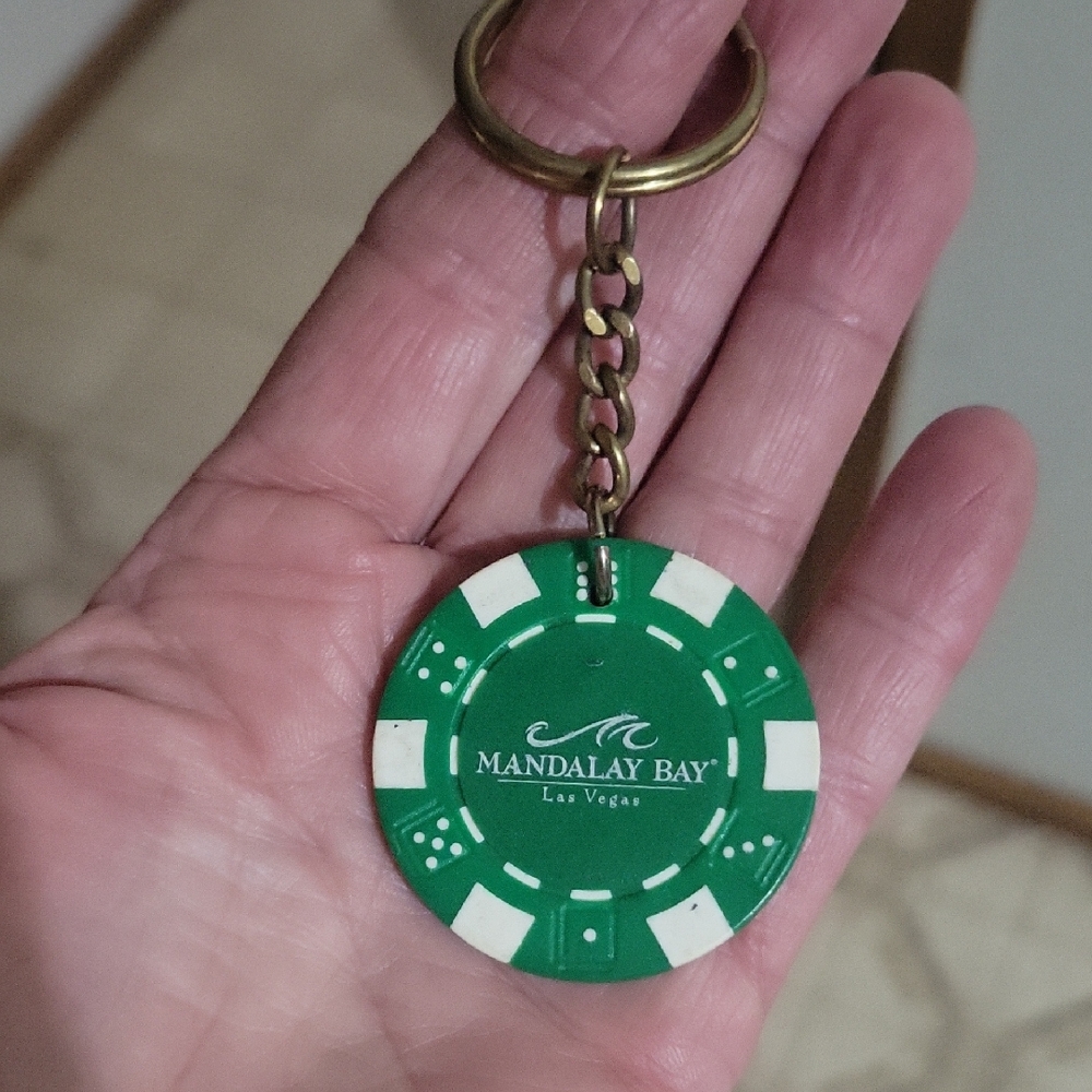 Mandalay Bay Green Poker Chip Keychain